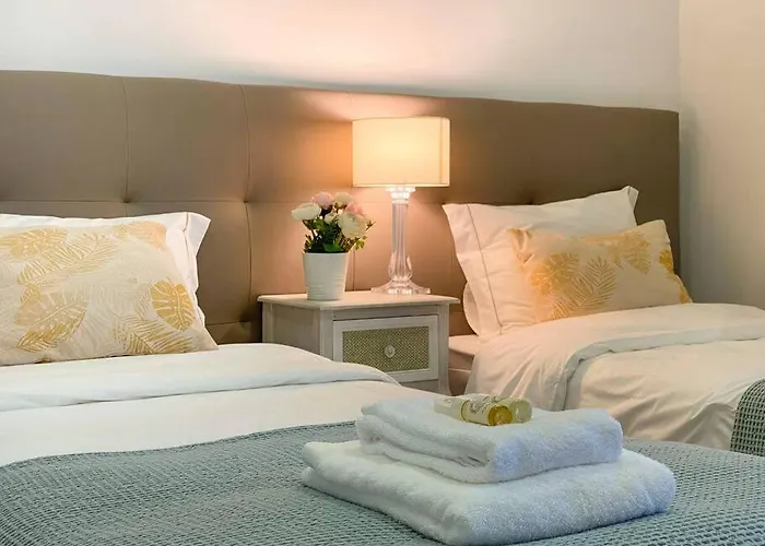 House Family Capelas (Sao Miguel)